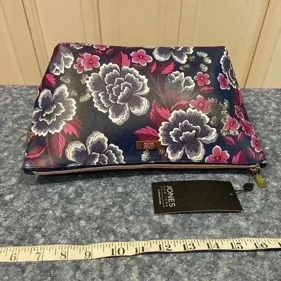 Jones NY Signature Cosmetic Bag Multicolor Floral Design Travel Work Zip Makeup - Picture 3 of 6